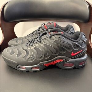 Nike Air Max Plus Drift Bred